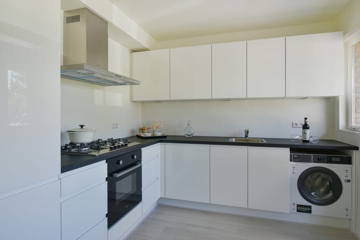 Photo 10 of Swammerdamstraat 6-A