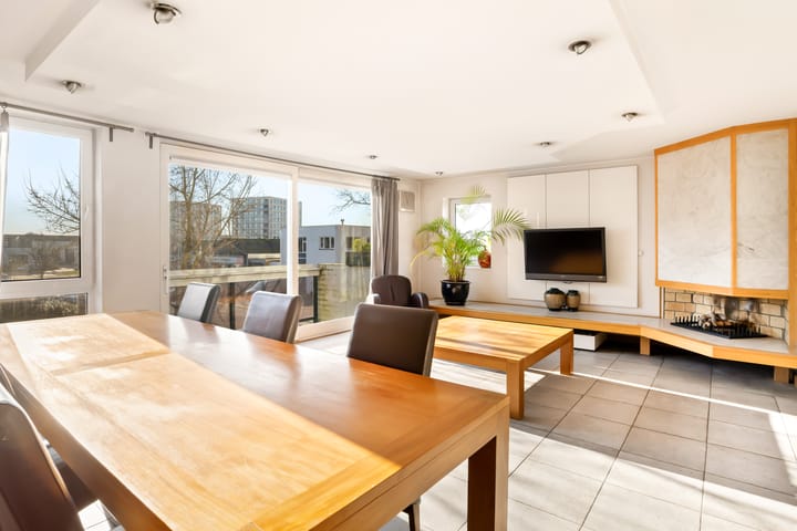 Foto 2 van Kochstraat 1