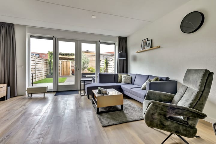 Photo 7 of Smidshamer 8