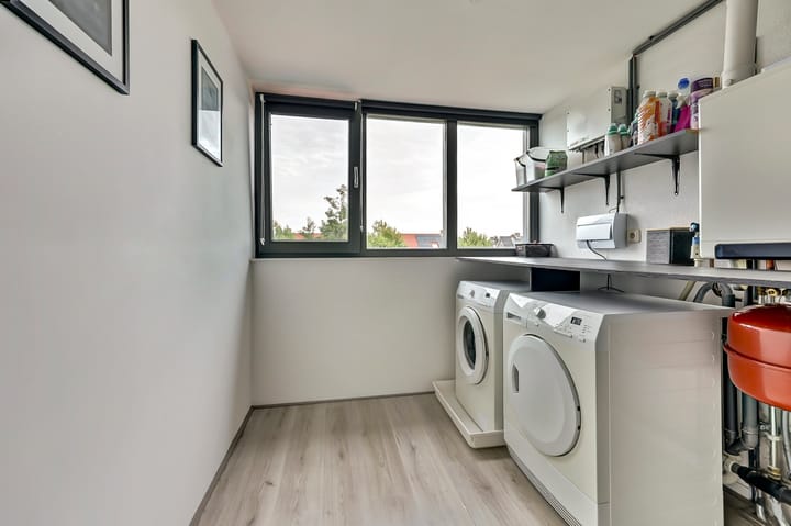 Photo 27 of Smidshamer 8