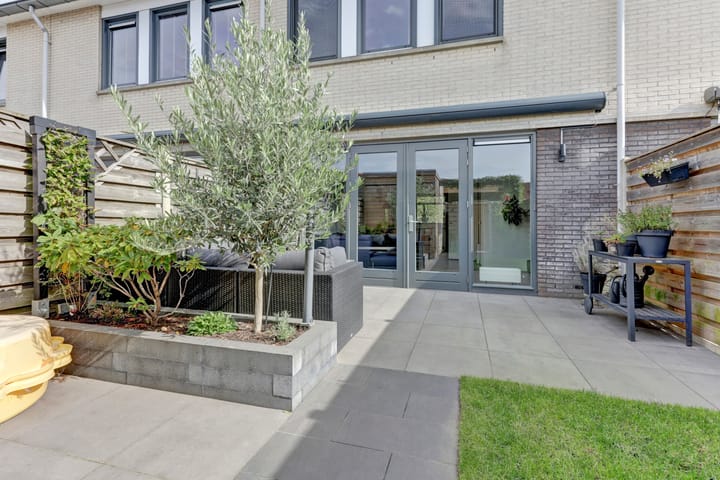 Photo 33 of Smidshamer 8