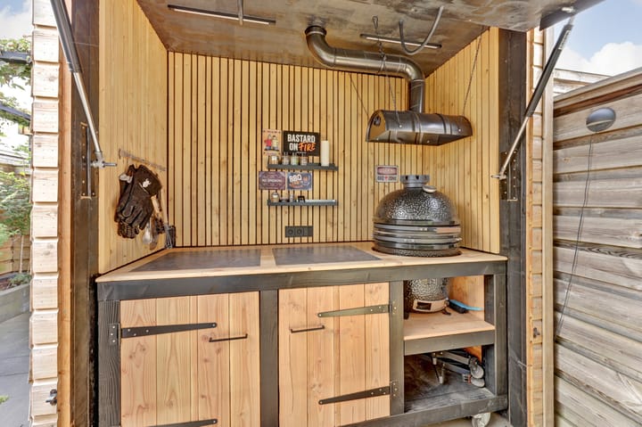 Photo 39 of Smidshamer 8