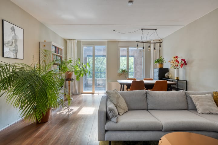 Foto 2 van Pastoor de Kroonstraat 122