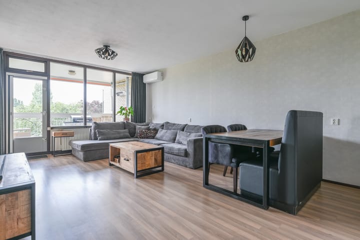 Photo 2 of Johannes Poststraat 138