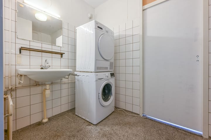 Photo 18 of Johannes Poststraat 138