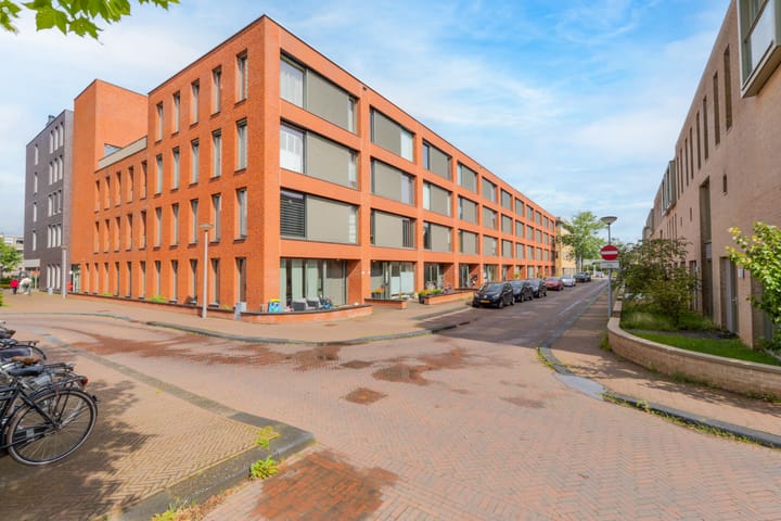 Foto 1 van Bouwe Landlaan 84