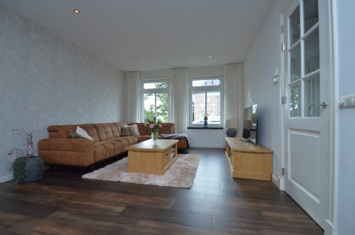 Photo 2 of Tamboer 10