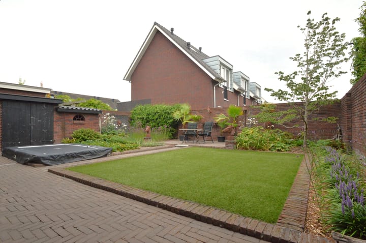 Photo 35 of Tamboer 10