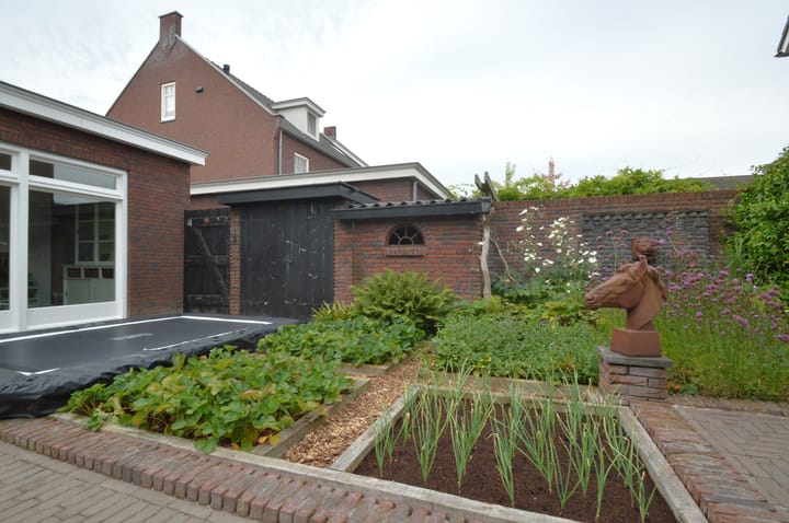 Photo 38 of Tamboer 10