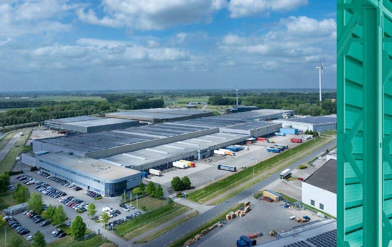 View photo 2 of Tradeboulevard 4