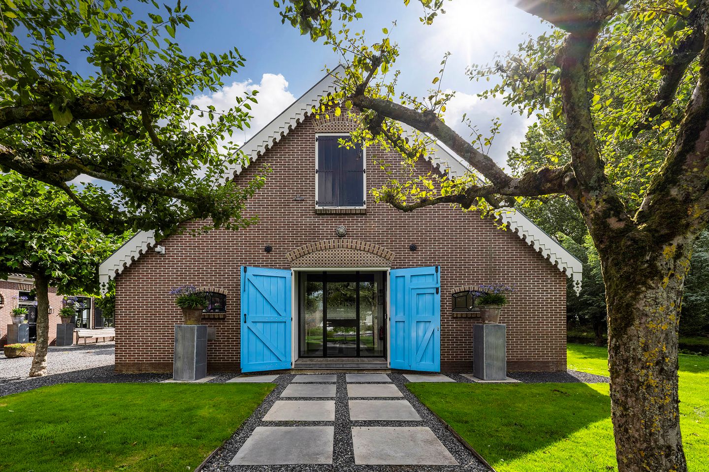 View photo 2 of Dorpsstraat 55-B