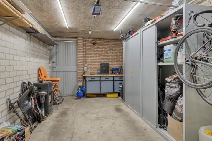 Photo 28 of Burgemeester Hagelaan 18