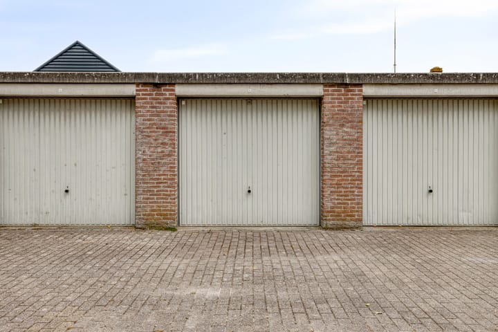 Photo 36 of Burgemeester Hagelaan 18