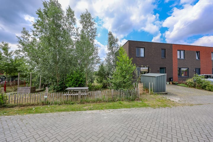 Foto 1 van Robert Stirlingstraat 15