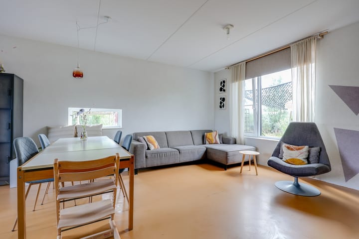 Foto 2 van Robert Stirlingstraat 15