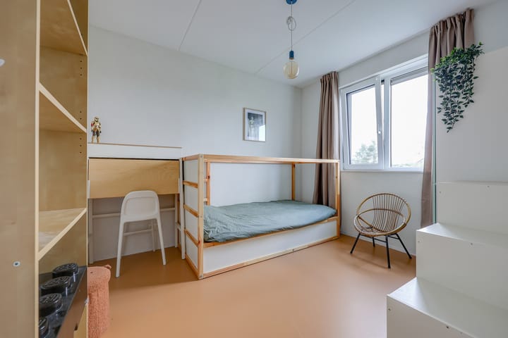 Foto 17 van Robert Stirlingstraat 15