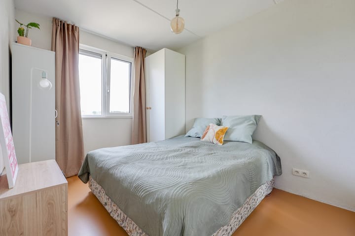 Foto 20 van Robert Stirlingstraat 15