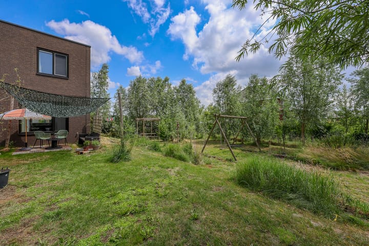 Foto 37 van Robert Stirlingstraat 15