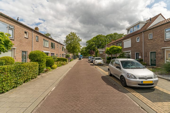 Foto 39 van Herbert van Puttenweg 11