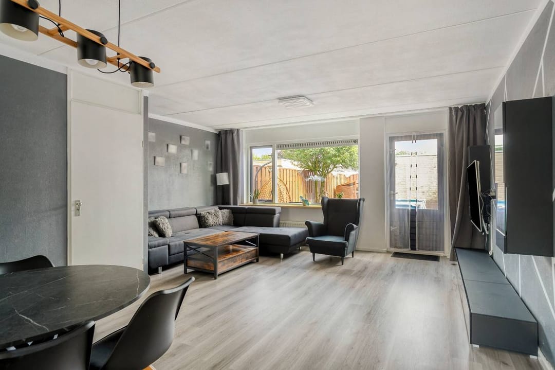 Photo 11 of Donkerbos 6