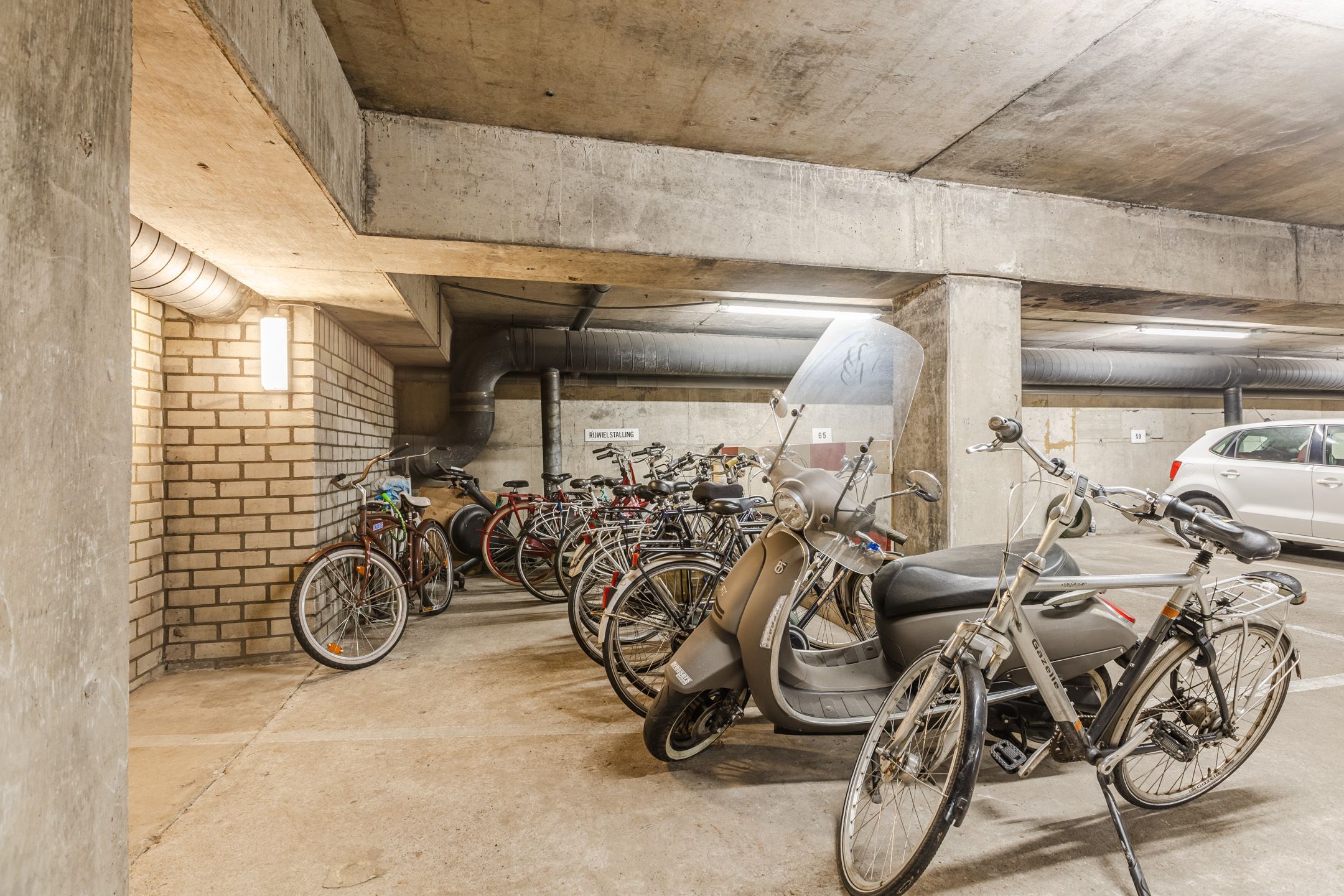 Photo 36 of Stationsstraat 66