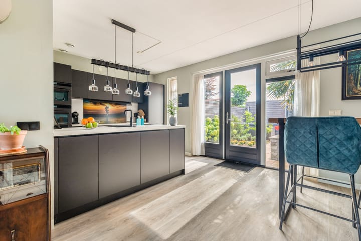 Foto 9 van Stukadoor 1