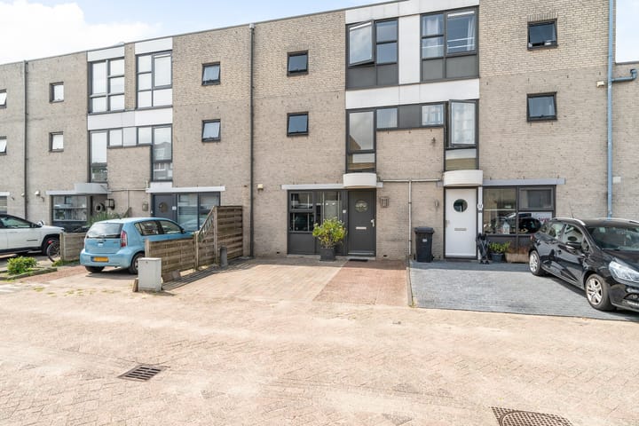 Foto 1 van Karibastraat 14