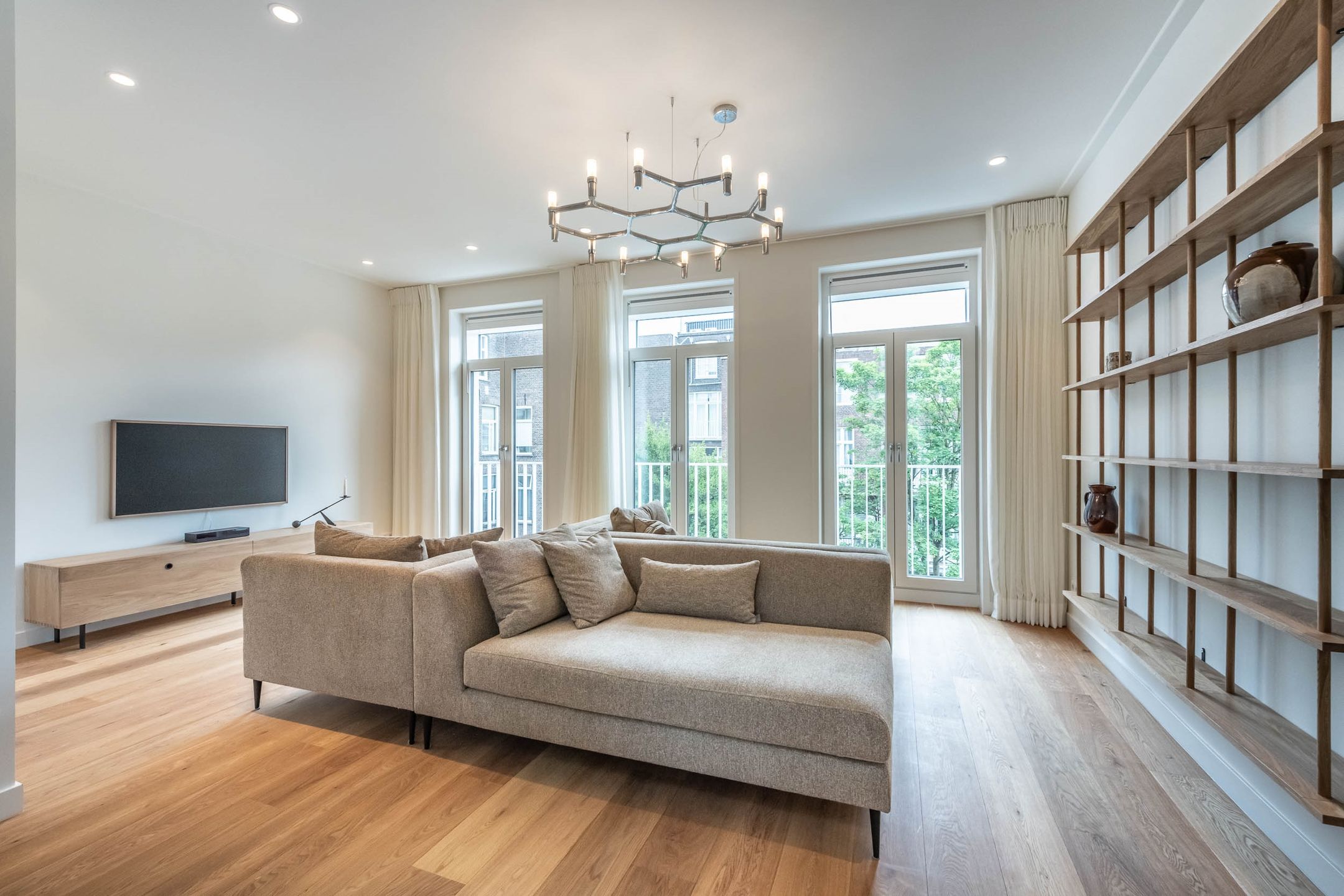 Foto 3 van Derde Helmersstraat 7-C