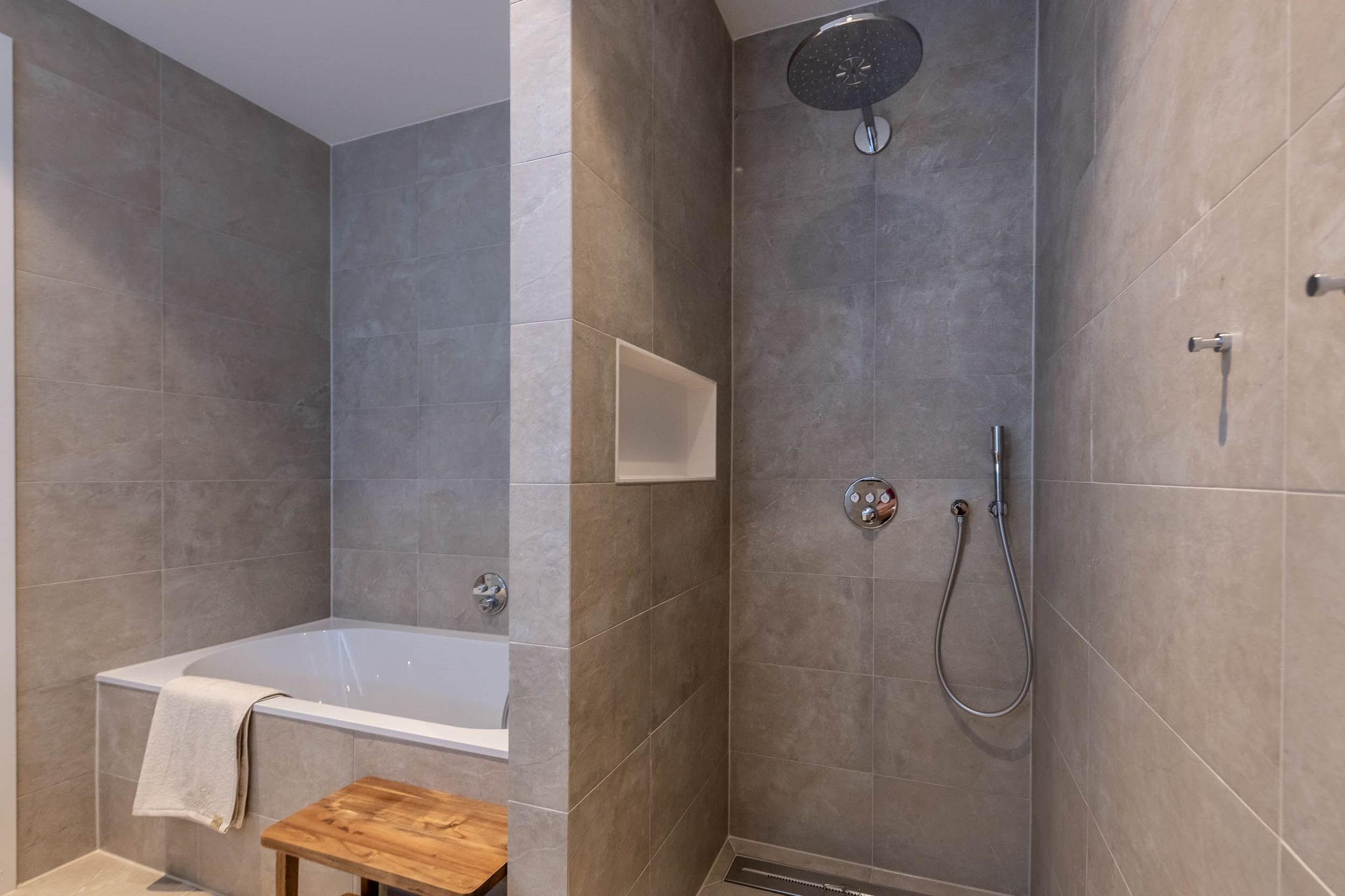 Foto 24 van Derde Helmersstraat 7-C