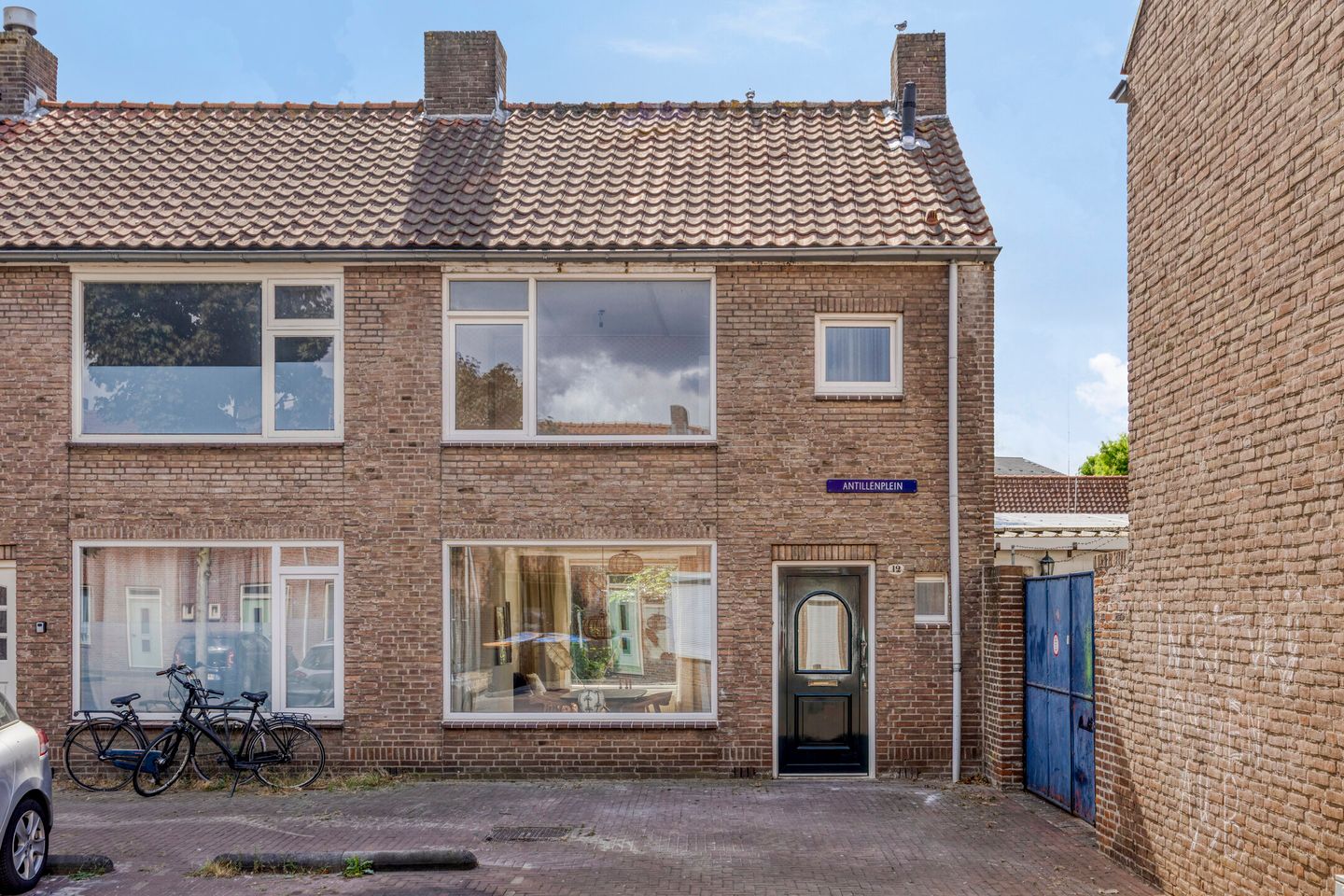 Foto 1 van Antillenplein 12