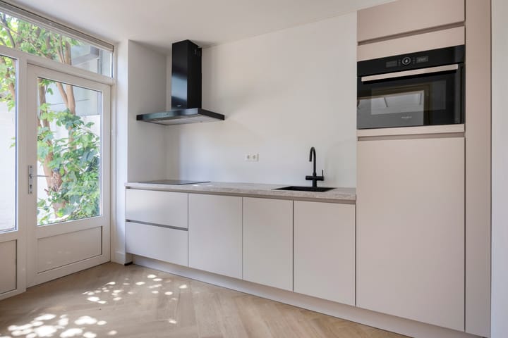 Foto 9 van Antillenplein 12