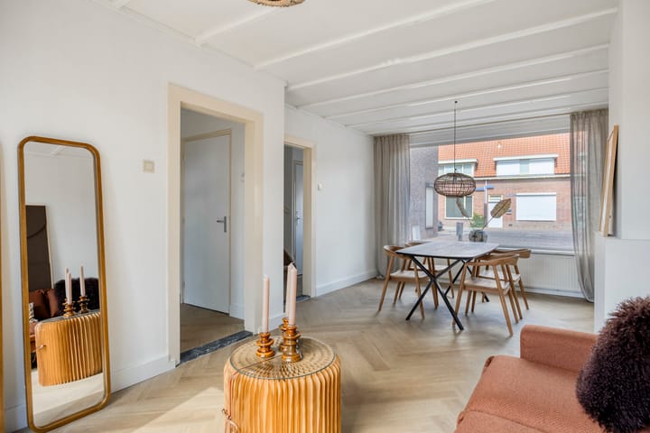 Foto 7 van Antillenplein 12