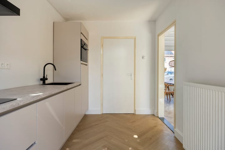 Foto 11 van Antillenplein 12