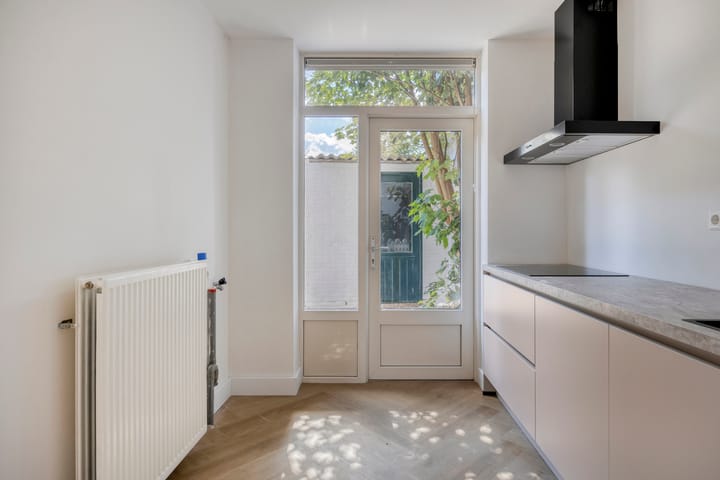 Foto 12 van Antillenplein 12