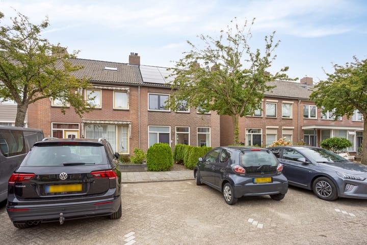 Foto 35 van Petuniastraat 17