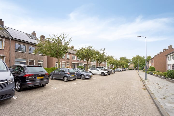 Foto 36 van Petuniastraat 17