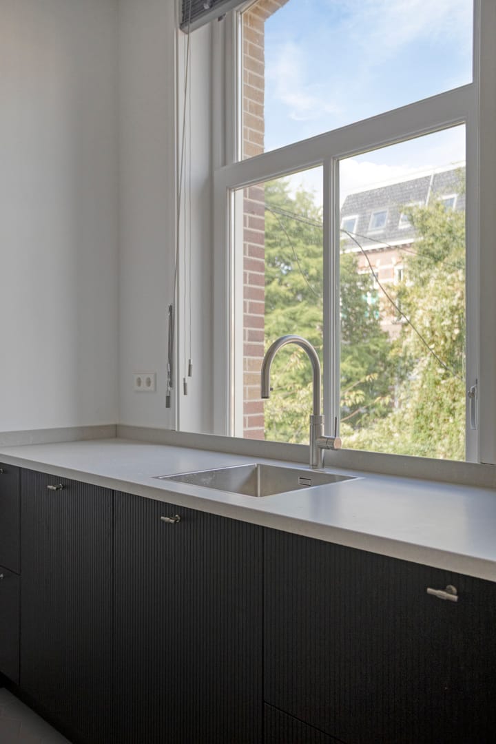 Photo 5 of Eerste Helmersstraat 105-2