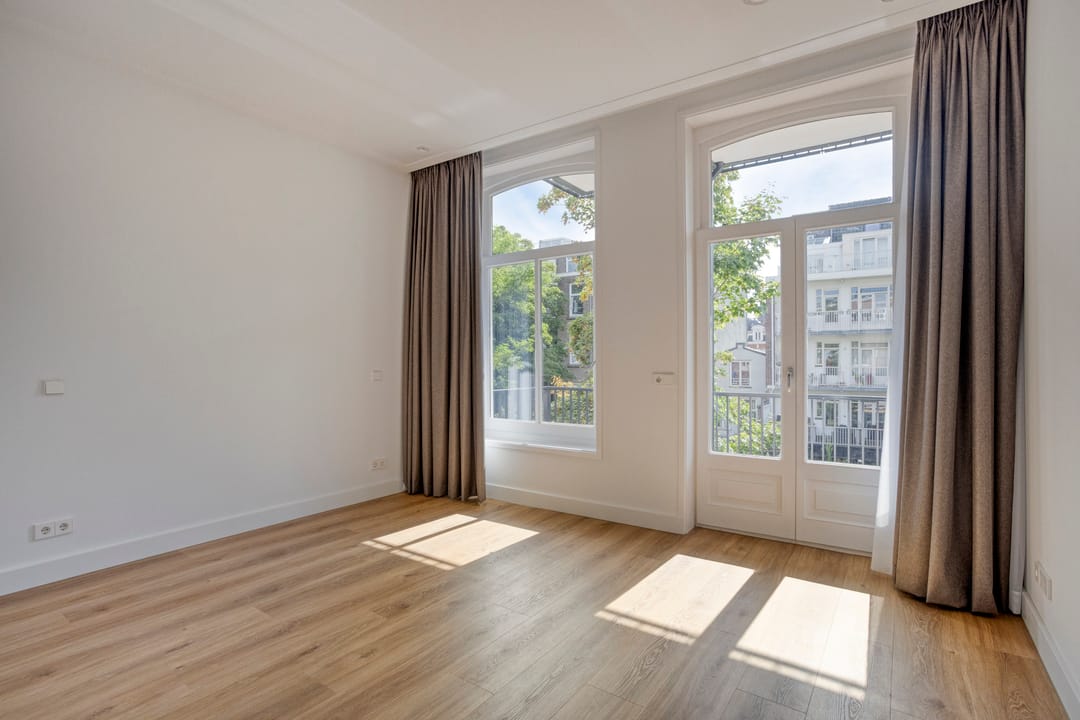 Photo 8 of Eerste Helmersstraat 105-2