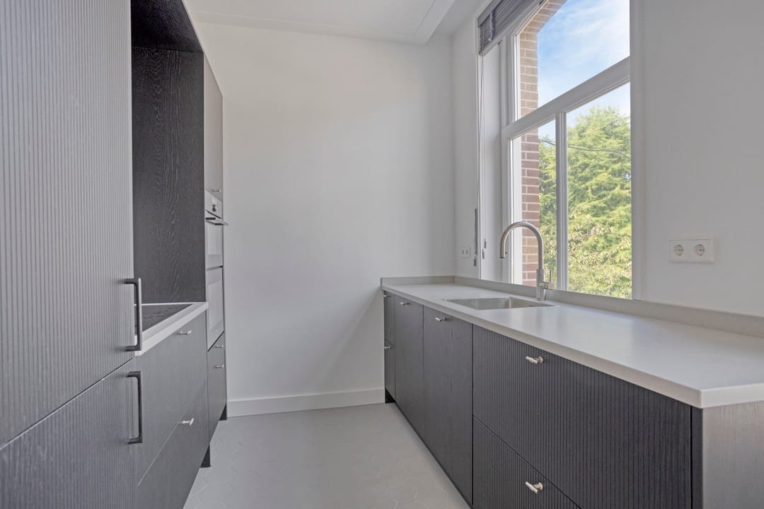 Photo 2 of Eerste Helmersstraat 105-2