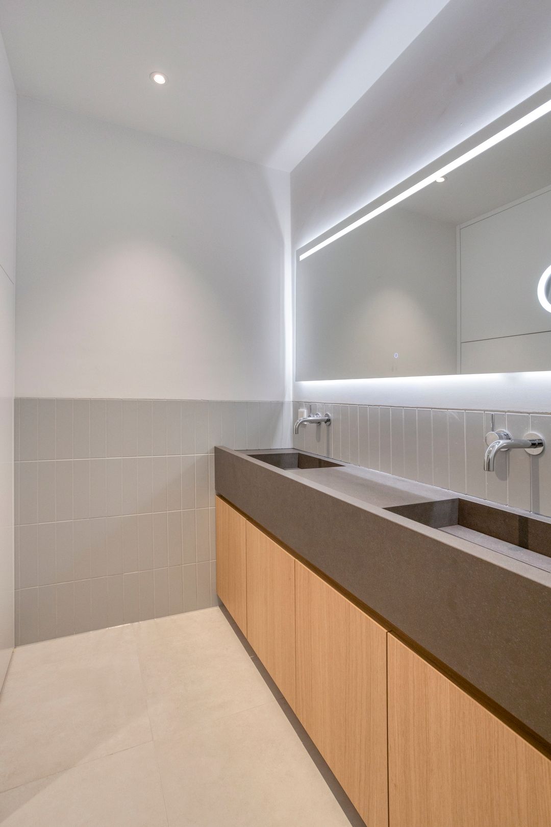 Photo 16 of Eerste Helmersstraat 105-2