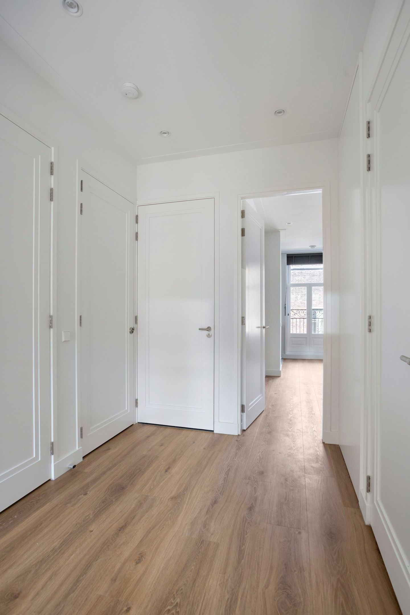 Photo 19 of Eerste Helmersstraat 105-2