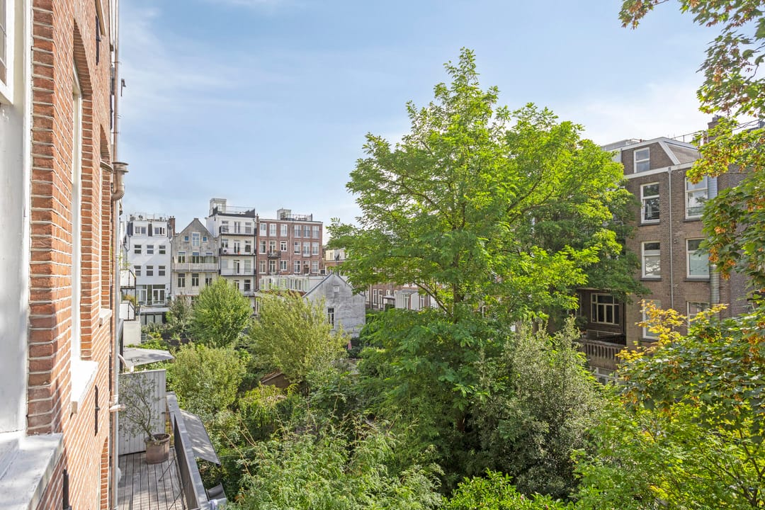 Photo 22 of Eerste Helmersstraat 105-2