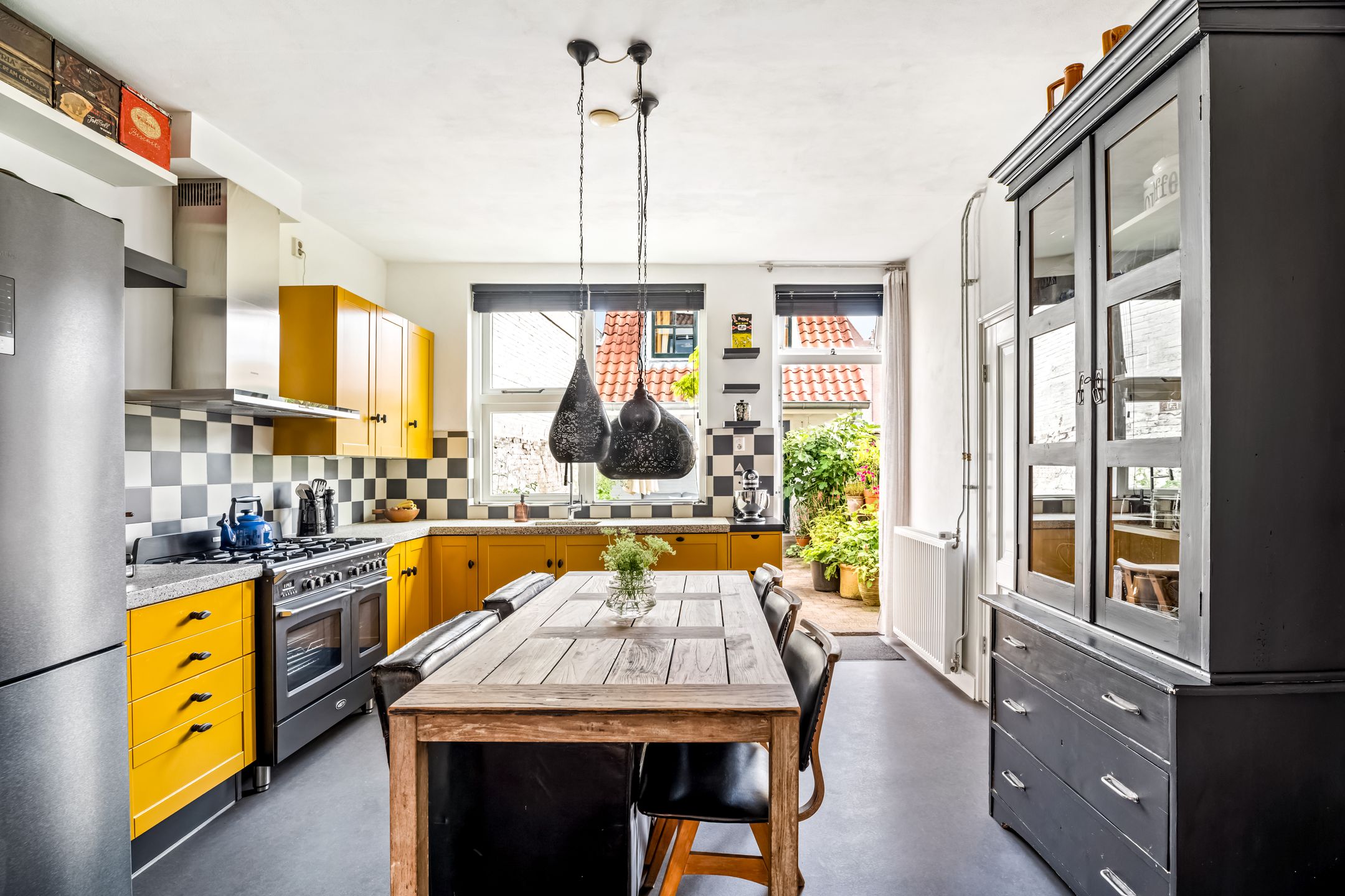 Photo 9 of Sint Andriesstraat 12