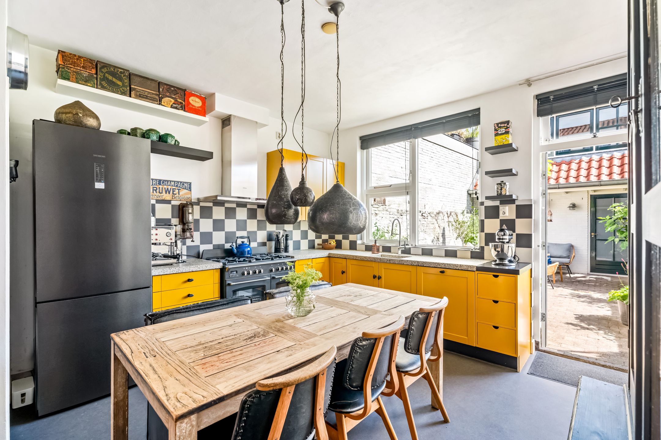 Photo 15 of Sint Andriesstraat 12