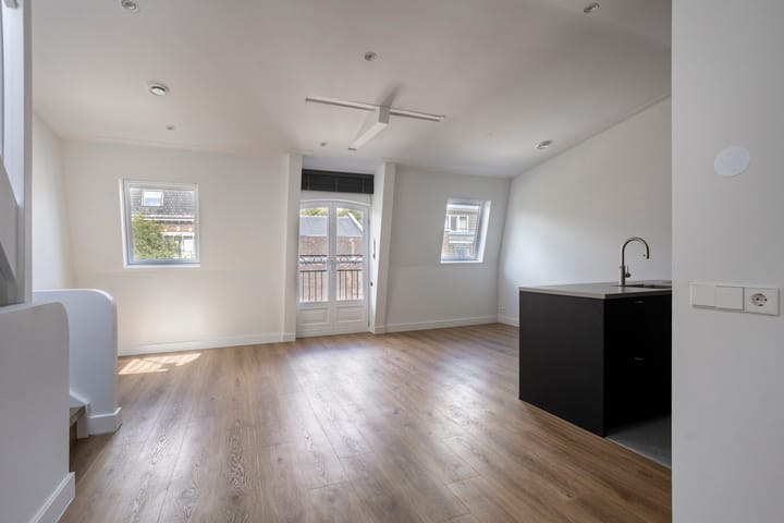 Foto 3 van Eerste Helmersstraat 105-3