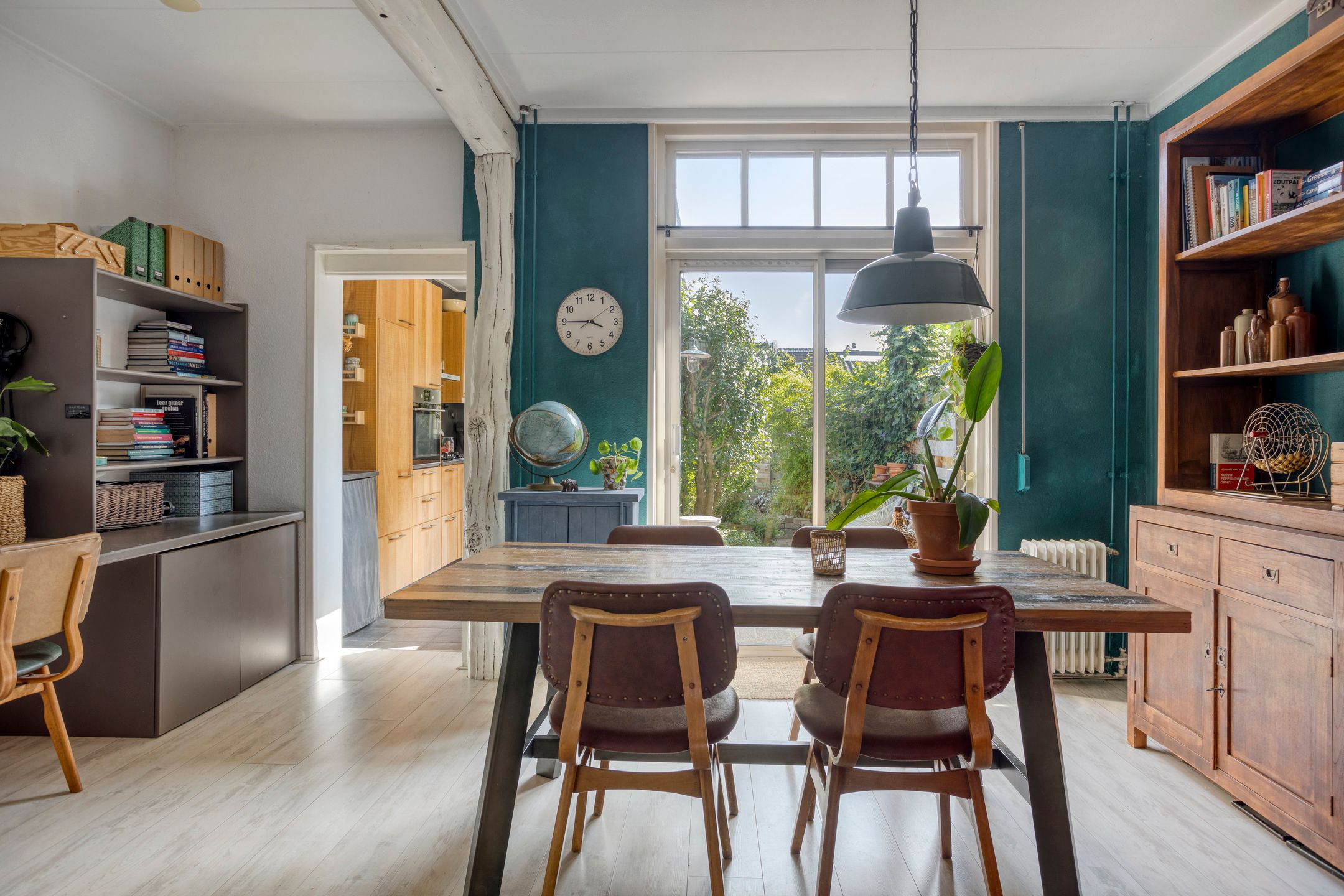 Photo 15 of Bloemstraat 21