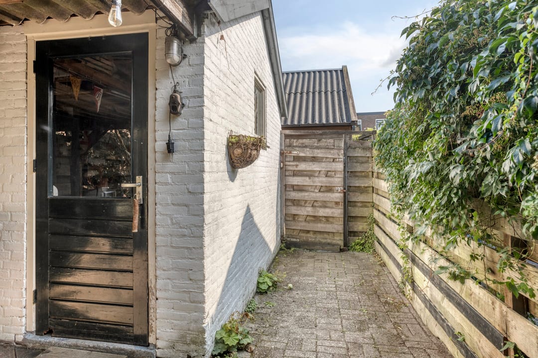 Photo 31 of Bloemstraat 21