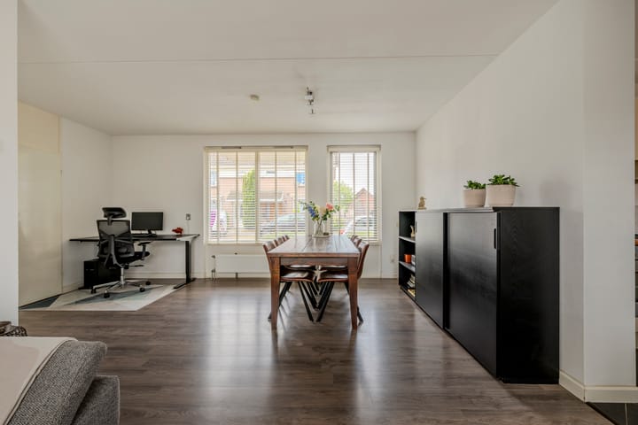 Foto 16 van Baron van Tuyll van Serooskerkenstraat 6