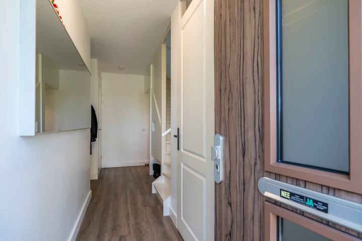 Foto 9 van Bloementuinlaan 4