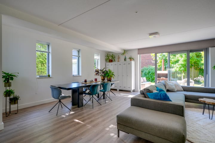 Foto 11 van Bloementuinlaan 4